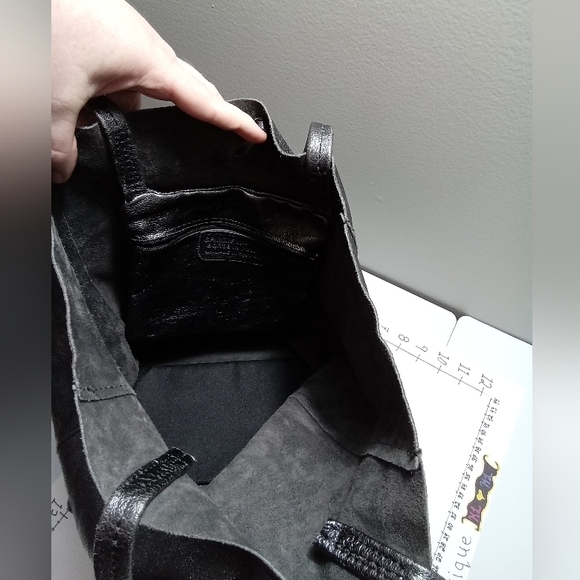 Grey/silver/charcoal metallic genuine leather tote style purse. Like new - Picture 5 of 5